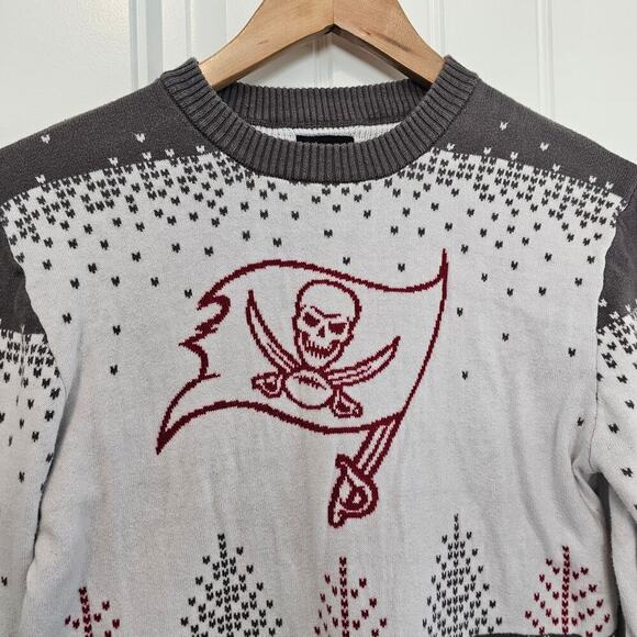 Tampa Bay Buccaneers NFL Sweater Womens Small Red Soft Winter Football Bucs Deer - Picture 3 of 10